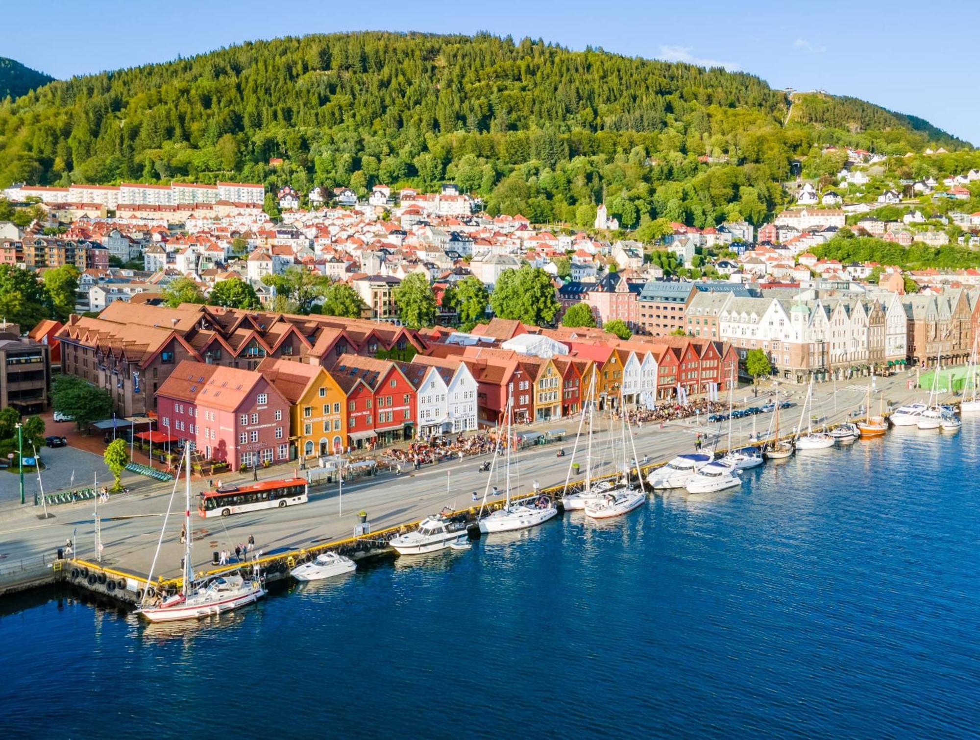 100Sqm 5Br Behind Bryggen - King Beds - Family Friendly Apartment Bergen Bagian luar foto